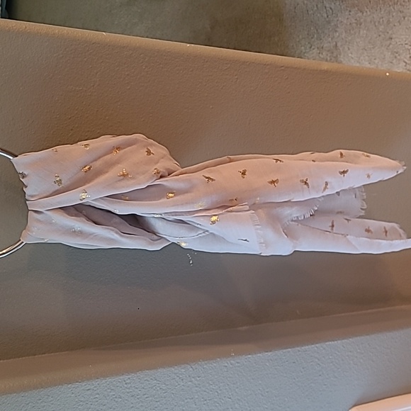 not sure Accessories - Lightweight gray scarf with tiny gold bees
